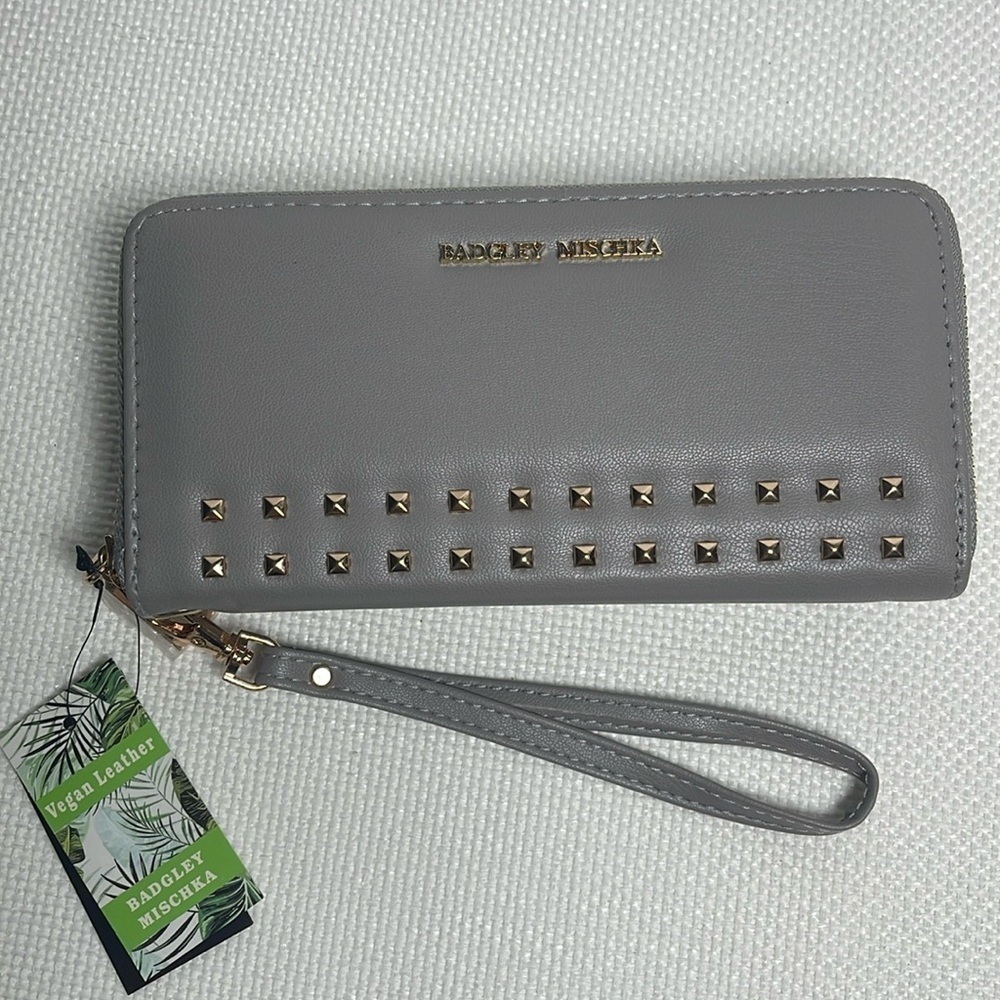 NWT Badgley Mischka Gray Studded Clutch Wristlet Gold Tone Hardware Zip Closure